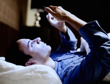 «Sleep texting»: Το τεχνολογικό φαινόμενο που σίγουρα σου έχει συμβεί κατά τη διάρκεια της νύχτας